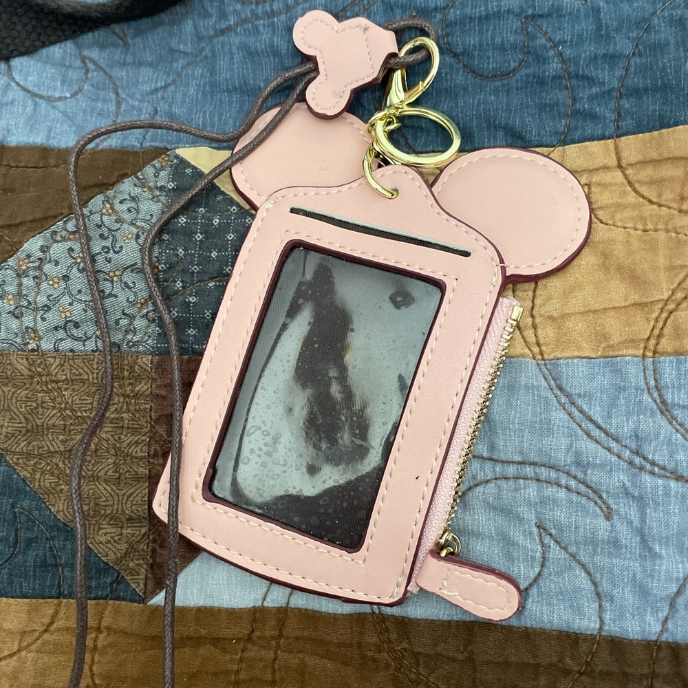 Minnie Mouse, pink ID holder